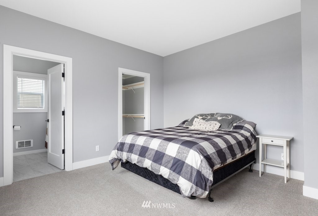 1629 Silver Lake Road Oak Harbor, WA 98277 - Photo 25 of 40 Gallery Image 25