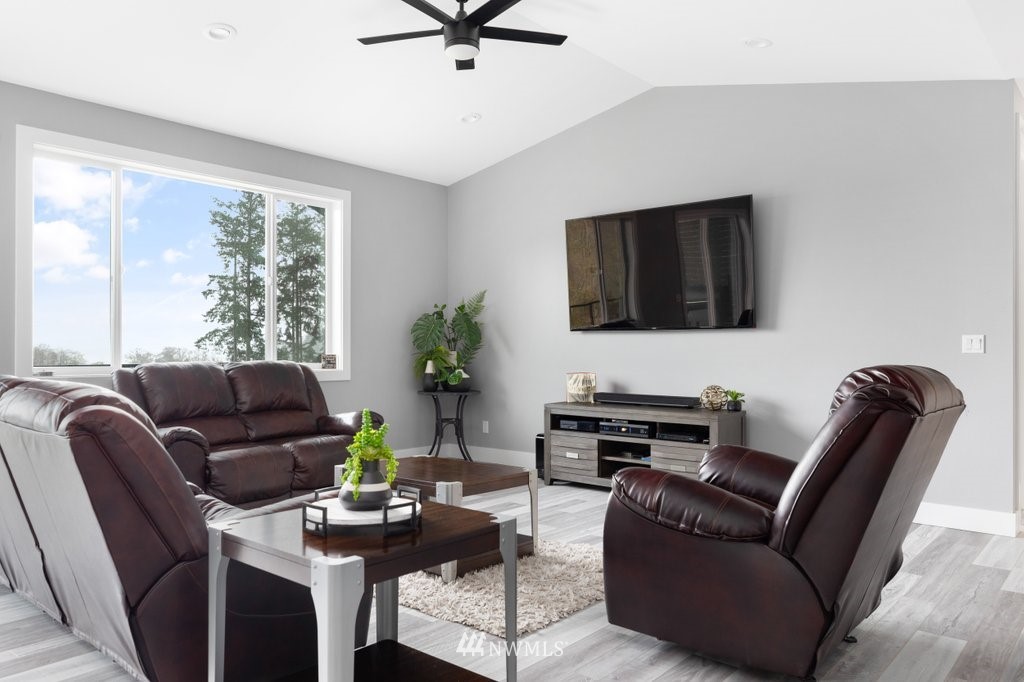 1629 Silver Lake Road Oak Harbor, WA 98277 - Photo 5 of 40 Gallery Image 5
