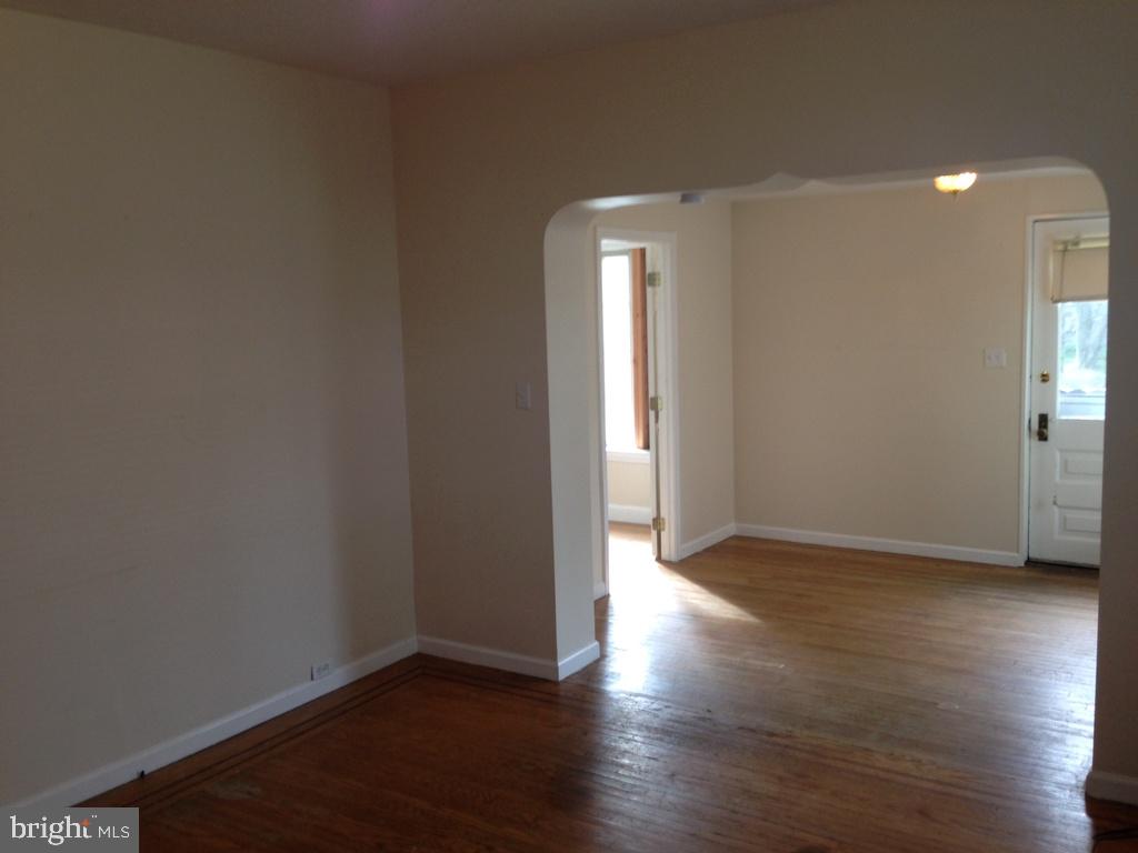100 Grandview Road Ardmore, PA 19003 - Photo 7 of 22 First Floor Living Room