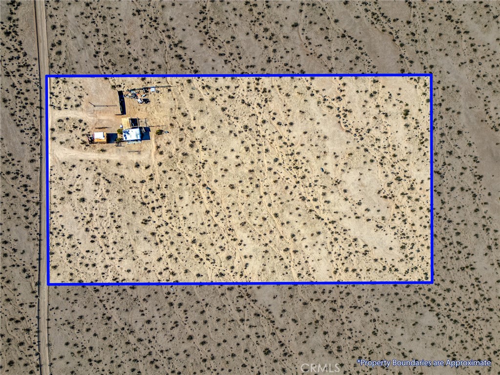 800 Brant Cross Road Twentynine Palms, CA 92277 - Photo 23 of 52 a bathroom with a bathtub and shower