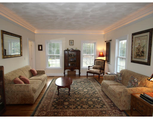 184 Hudson Road Bolton, MA 01740 - Photo 3 of 22