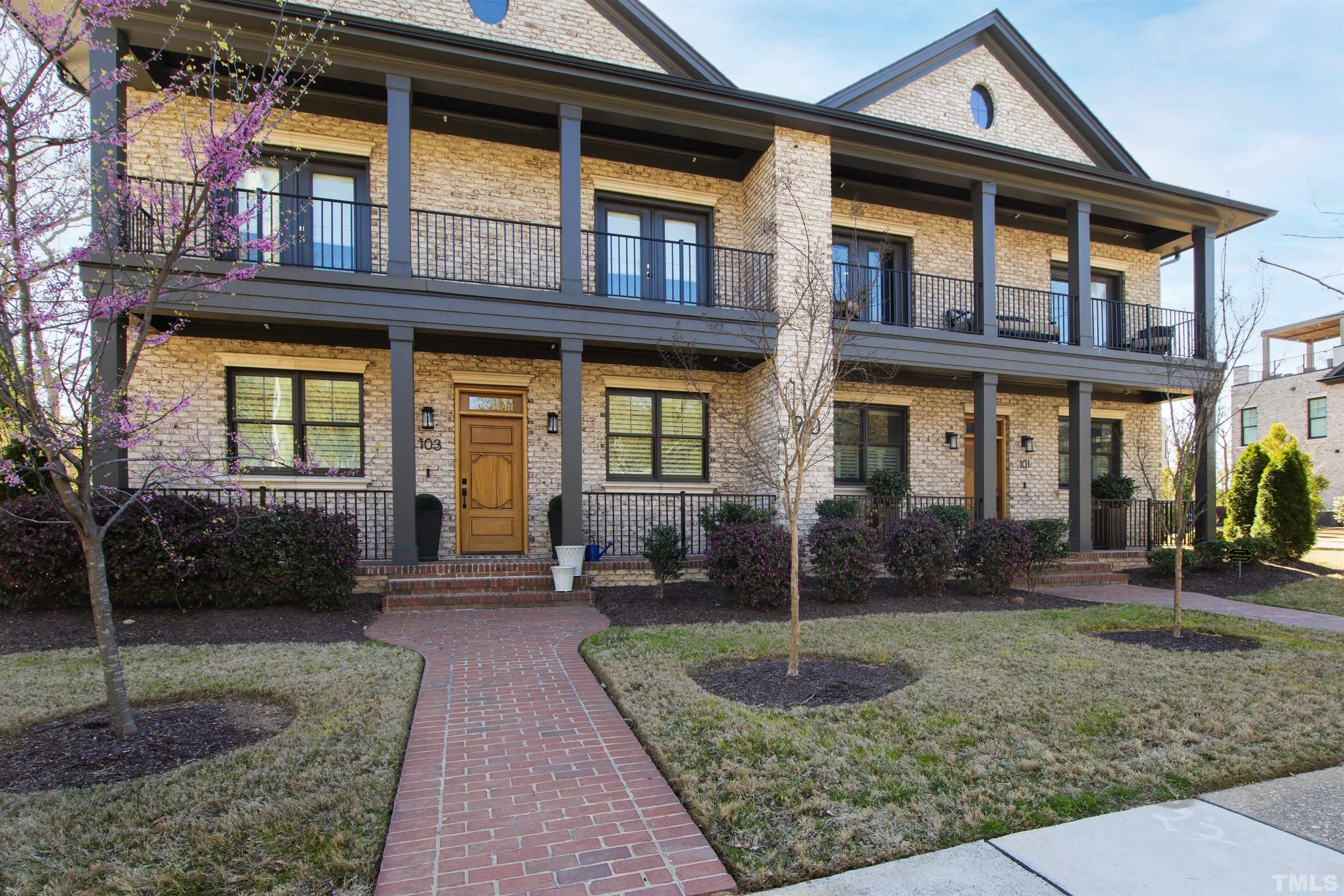 910 Oberlin Road, Unit 103 Raleigh, NC 27605 - Photo 5 of 47 a front view of a house