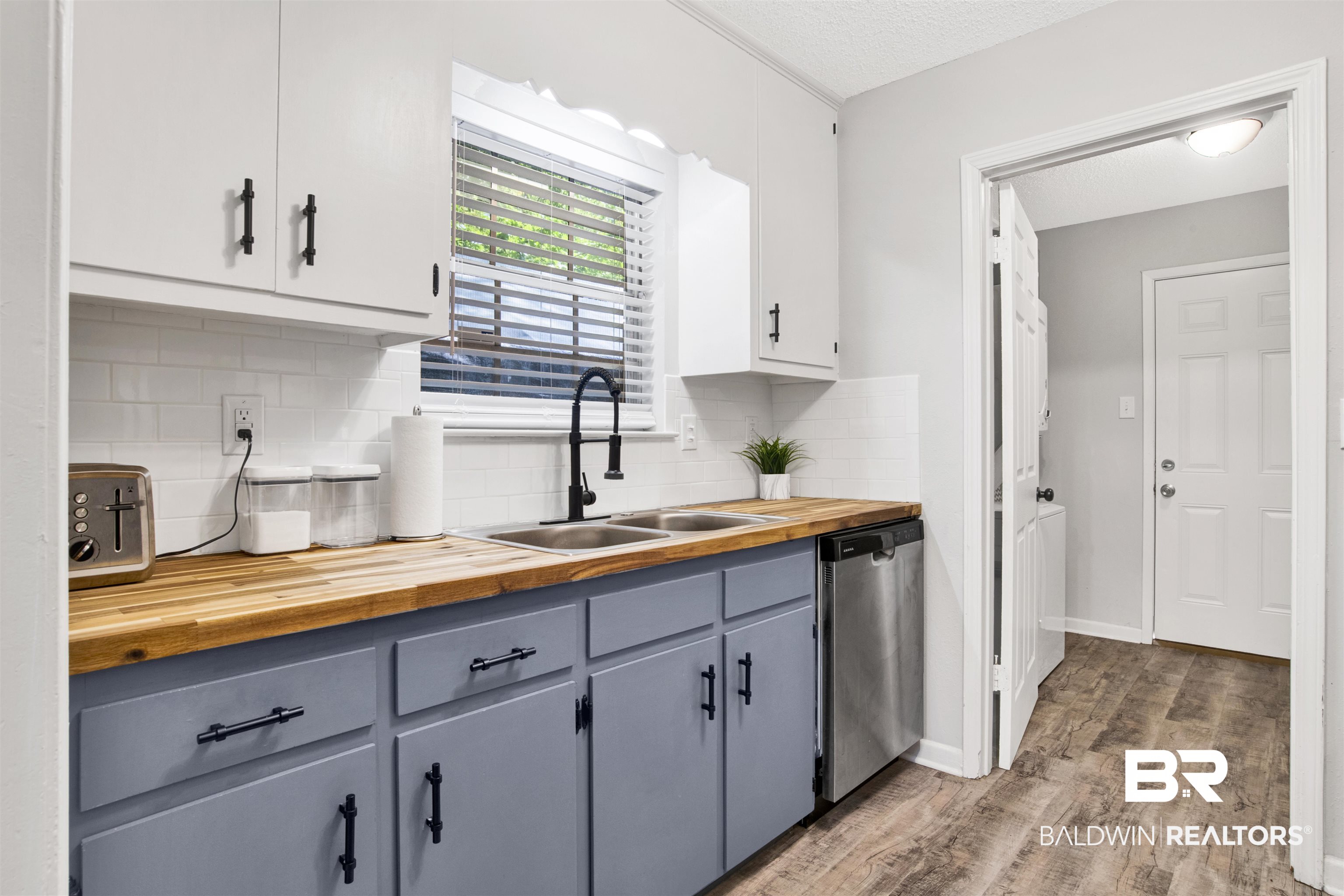 1108 Middle Ring Road Mobile, AL 36608 - Photo 13 of 31