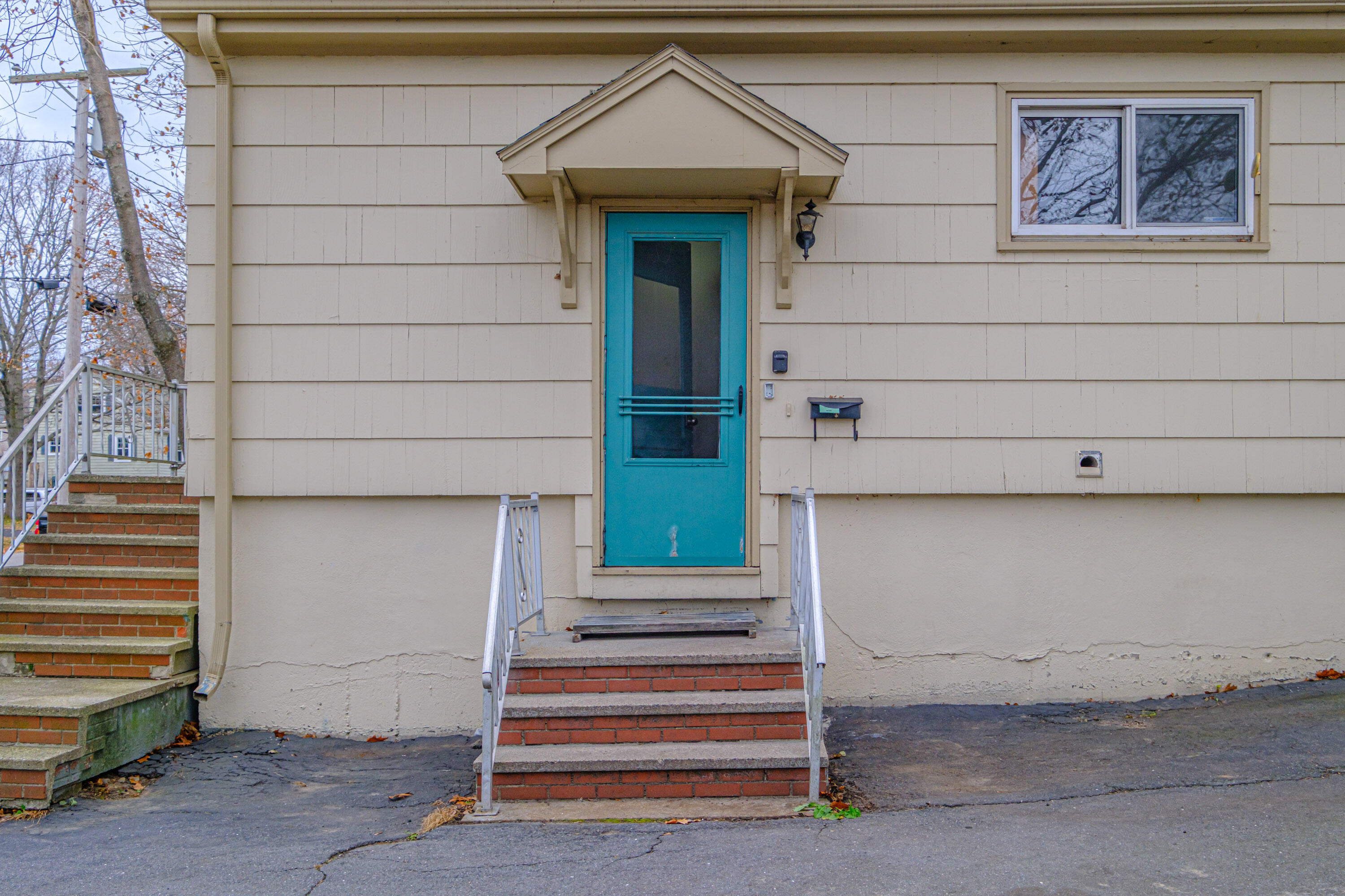 76 Pitt Street South Portland, ME 04106 - Photo 4 of 70 20251124gp-61010