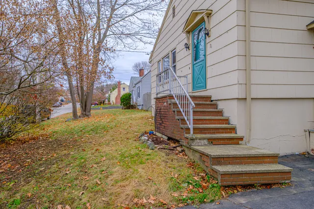 $439,900 | 76 Pitt Street, South Portland, ME 04106