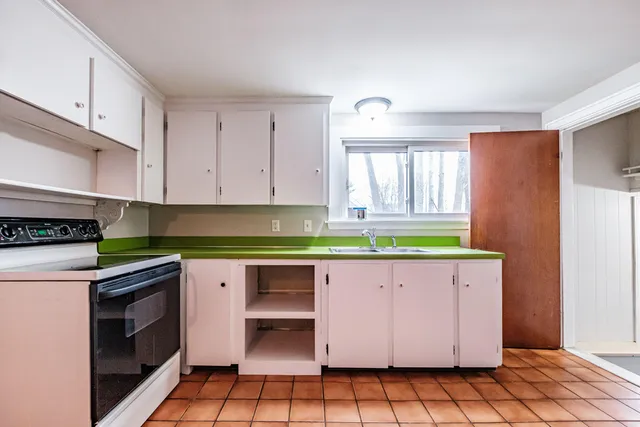 $439,900 | 76 Pitt Street, South Portland, ME 04106