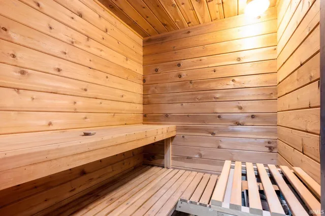 $374,900 | 2508 West Twickingham Drive, Muncie, IN 47304