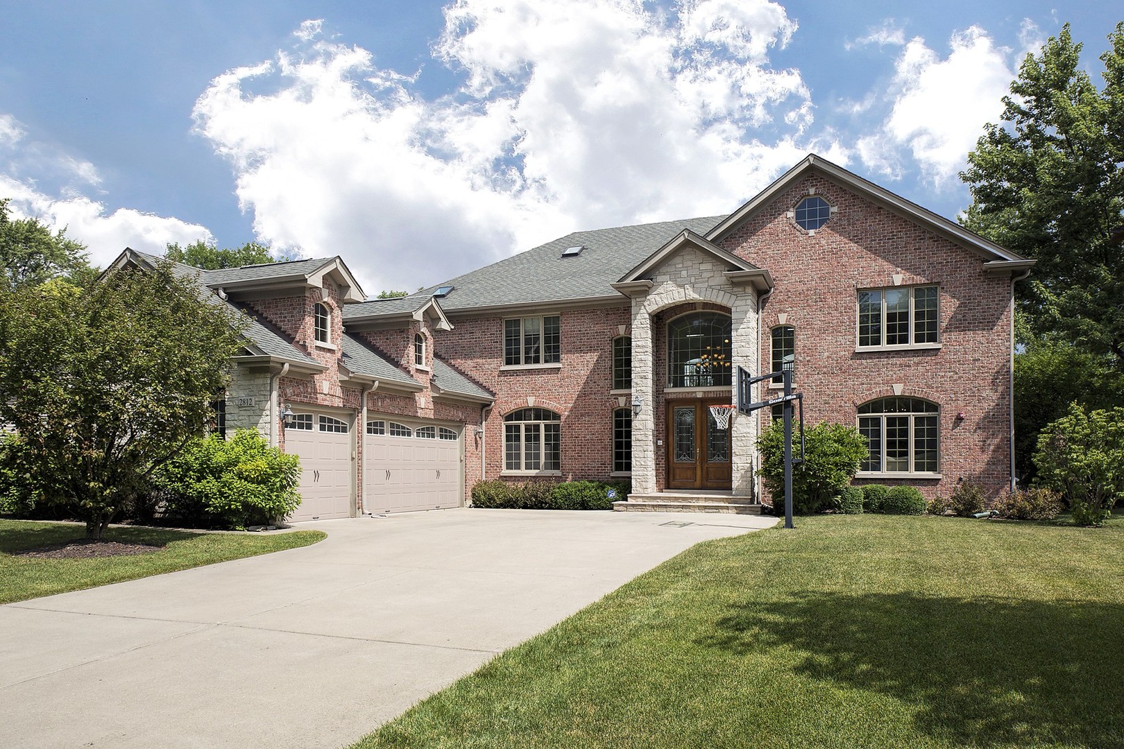2812 Shannon Road Northbrook, IL 60062 - Photo 2 of 30