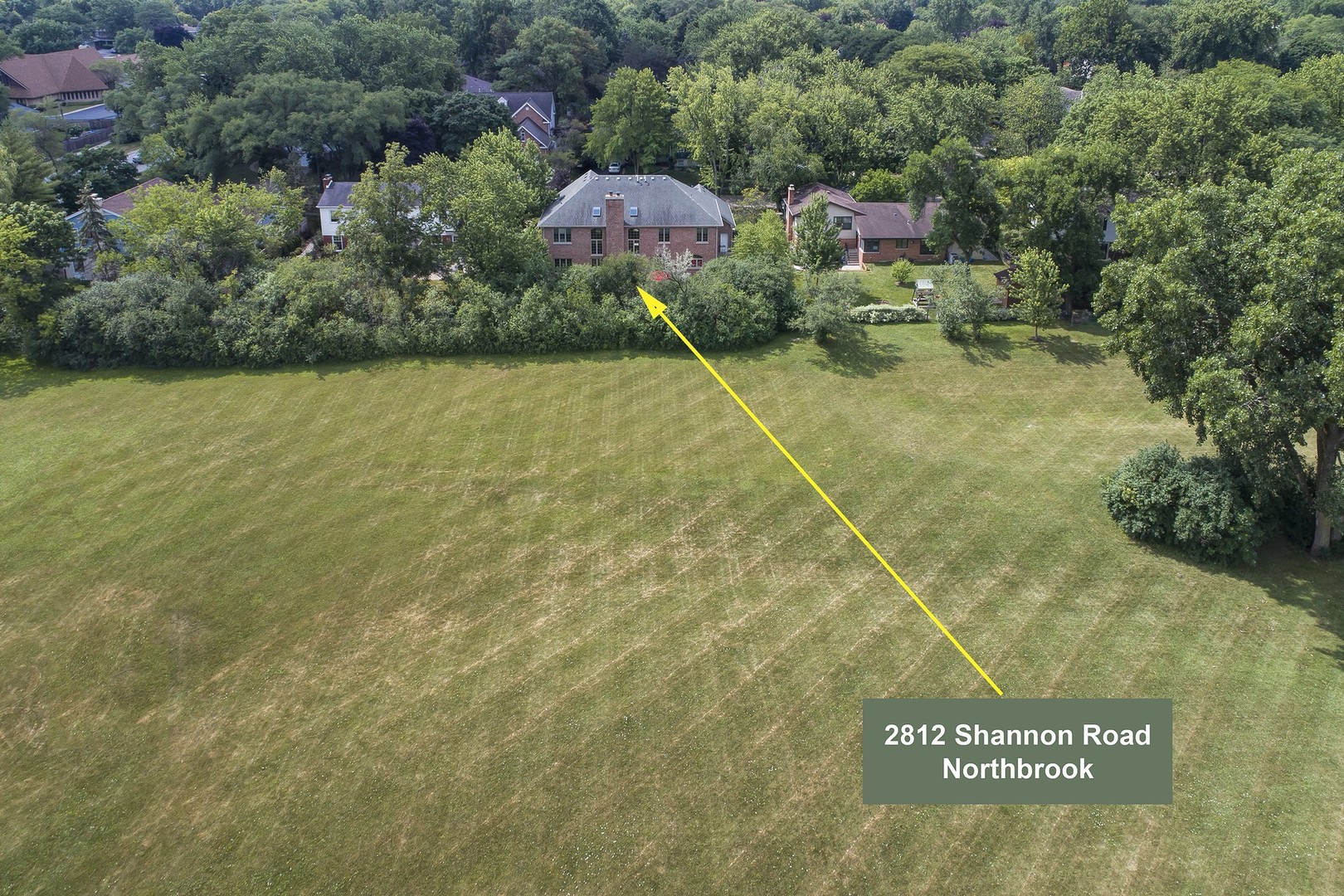 2812 Shannon Road Northbrook, IL 60062 - Photo 3 of 30