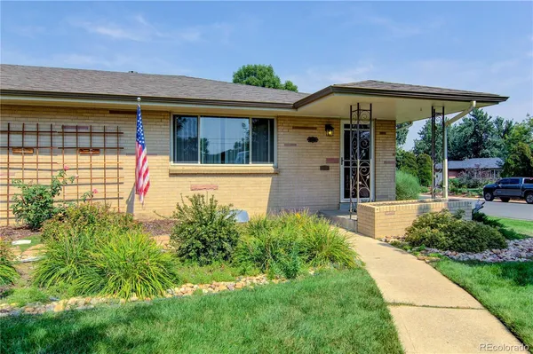 $2,650 | 7807 West 33rd Avenue, Wheat Ridge, CO 80033