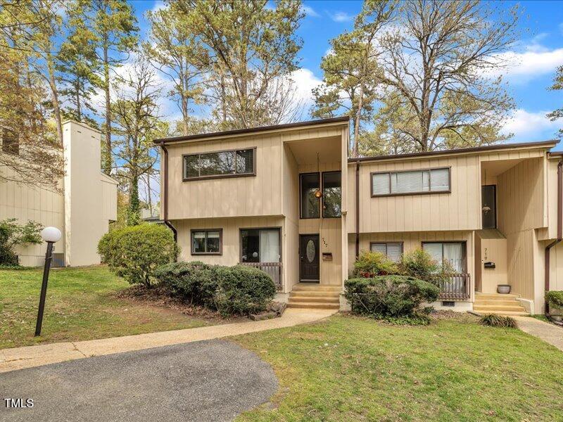 717 East Millbrook Road Raleigh, NC 27609 - Photo 1 of 21