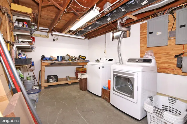 a view of a dinning table and chairs in the patio