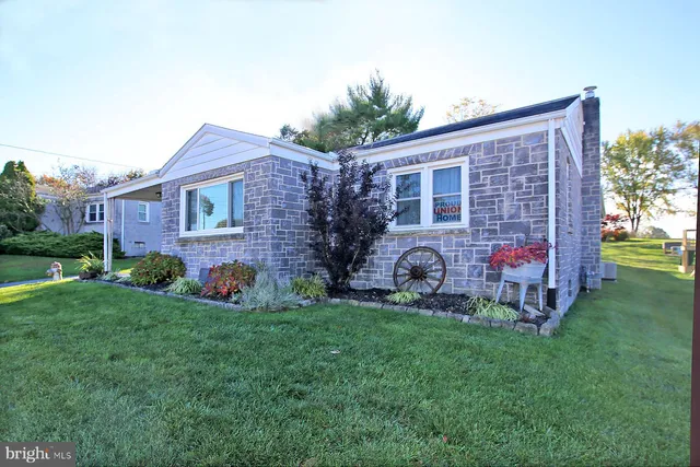 $329,900 | 19 Klein Avenue, Lebanon, PA 17042