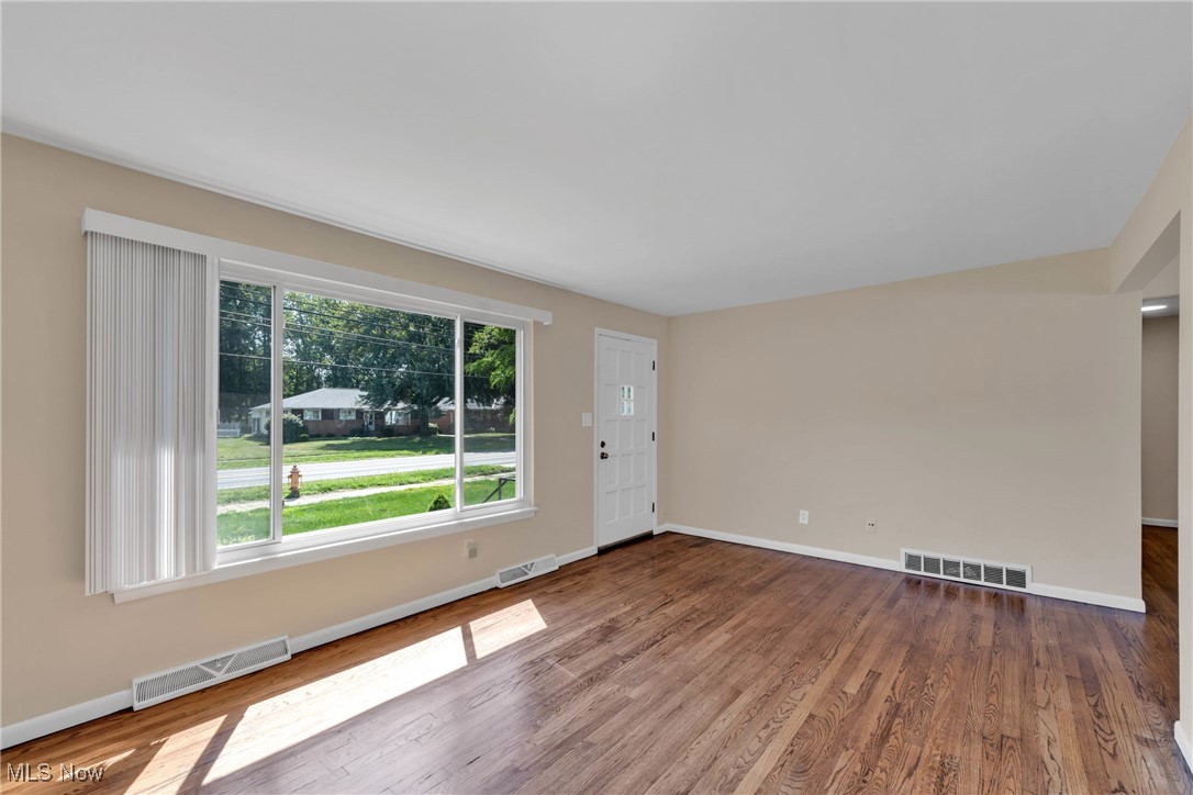 3168 Clague Road North Olmsted, OH 44070 - Photo 5 of 36