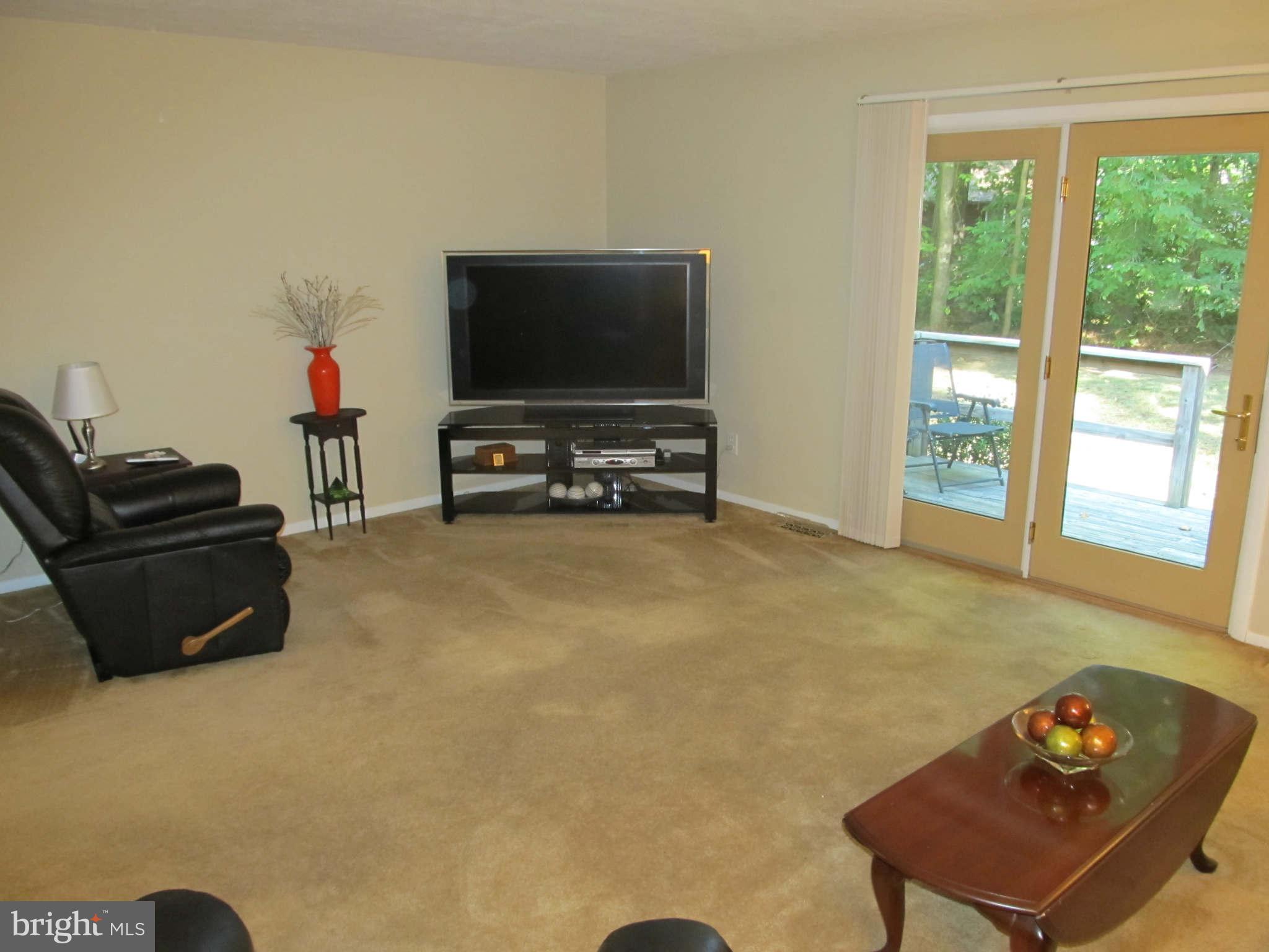 206 Calvert Drive Lusby, MD 20657 - Photo 3 of 26 Living Room