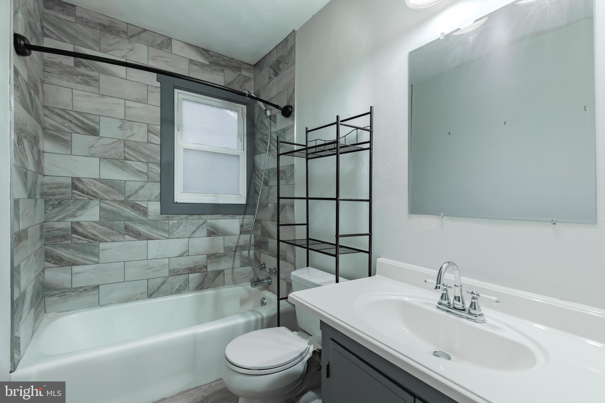 623 Gay Street Hanover, PA 17331 - Photo 17 of 44 1st Floor Bathroom