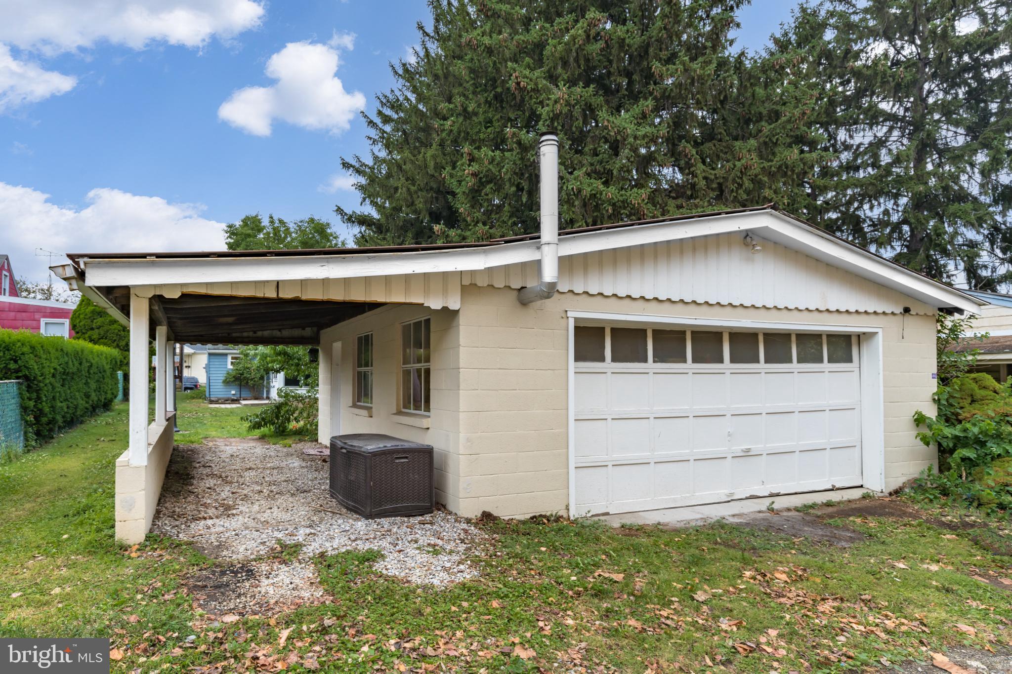 623 Gay Street Hanover, PA 17331 - Photo 4 of 44 Detached Garage