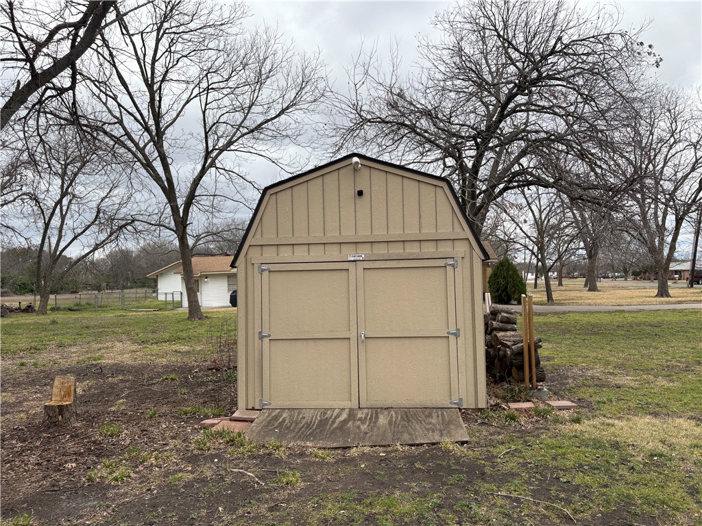 220 Ivy Lane Hewitt, TX 76643 - Photo 28 of 29 a house with trees in the background