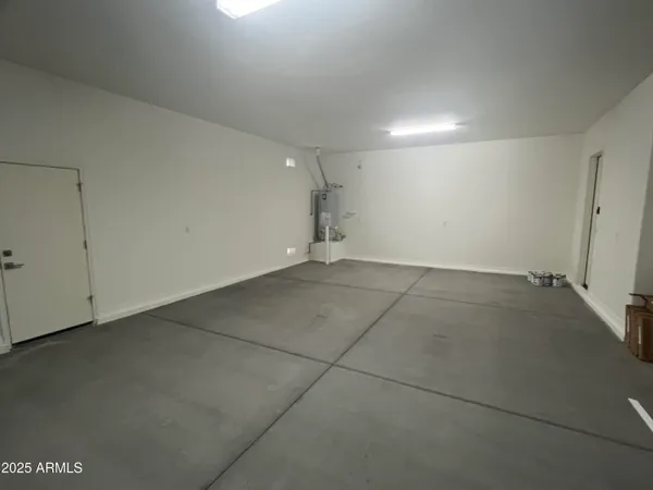 an empty room with a empty space