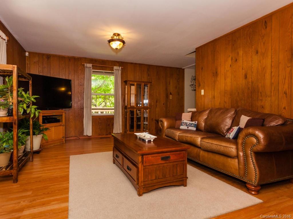157 Spring Mountain Road Fairview, NC 28730 - Photo 5 of 24 Gallery Image 5