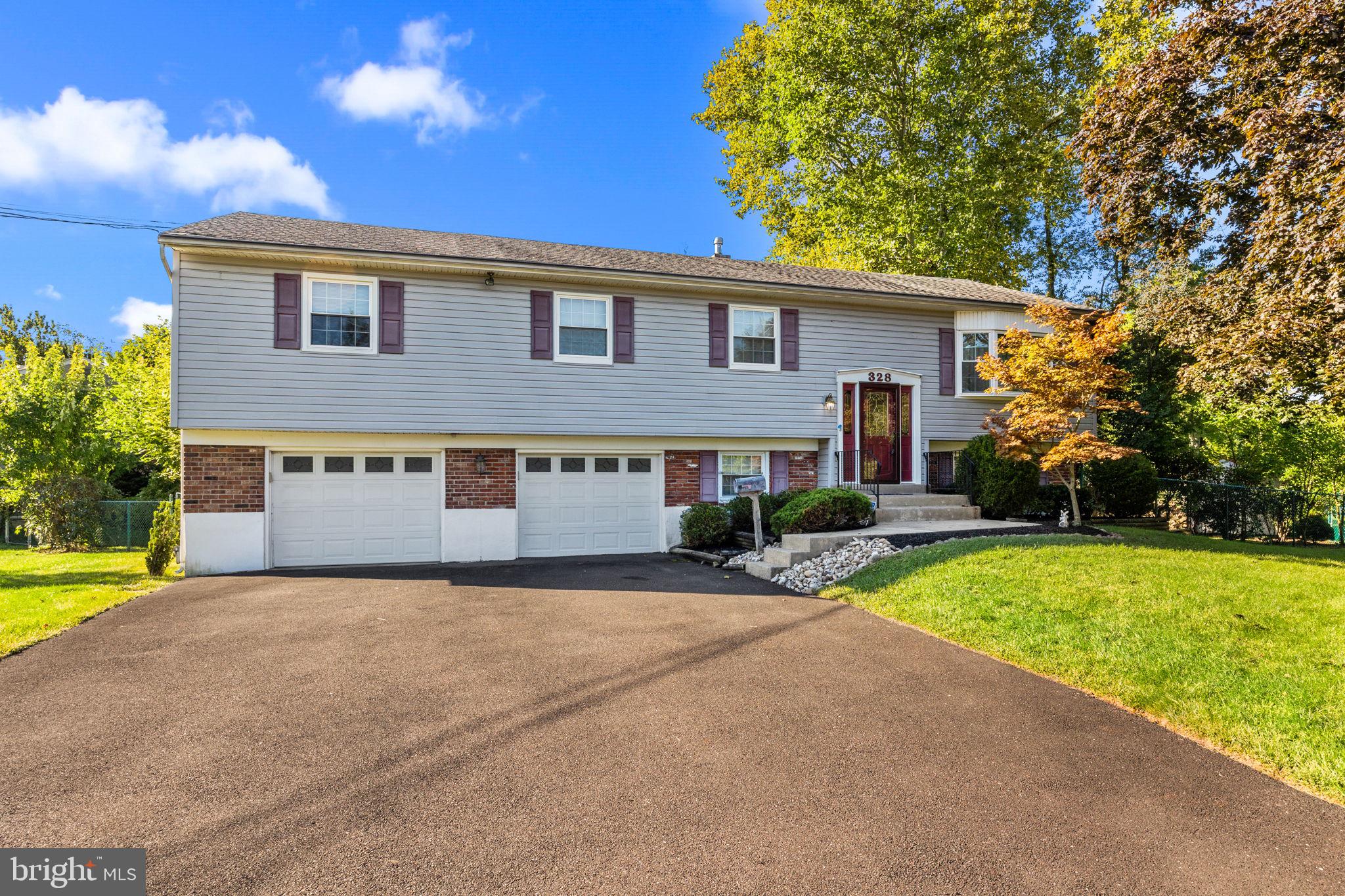 328 Overlook Drive Warminster, PA 18974 - Photo 1 of 37