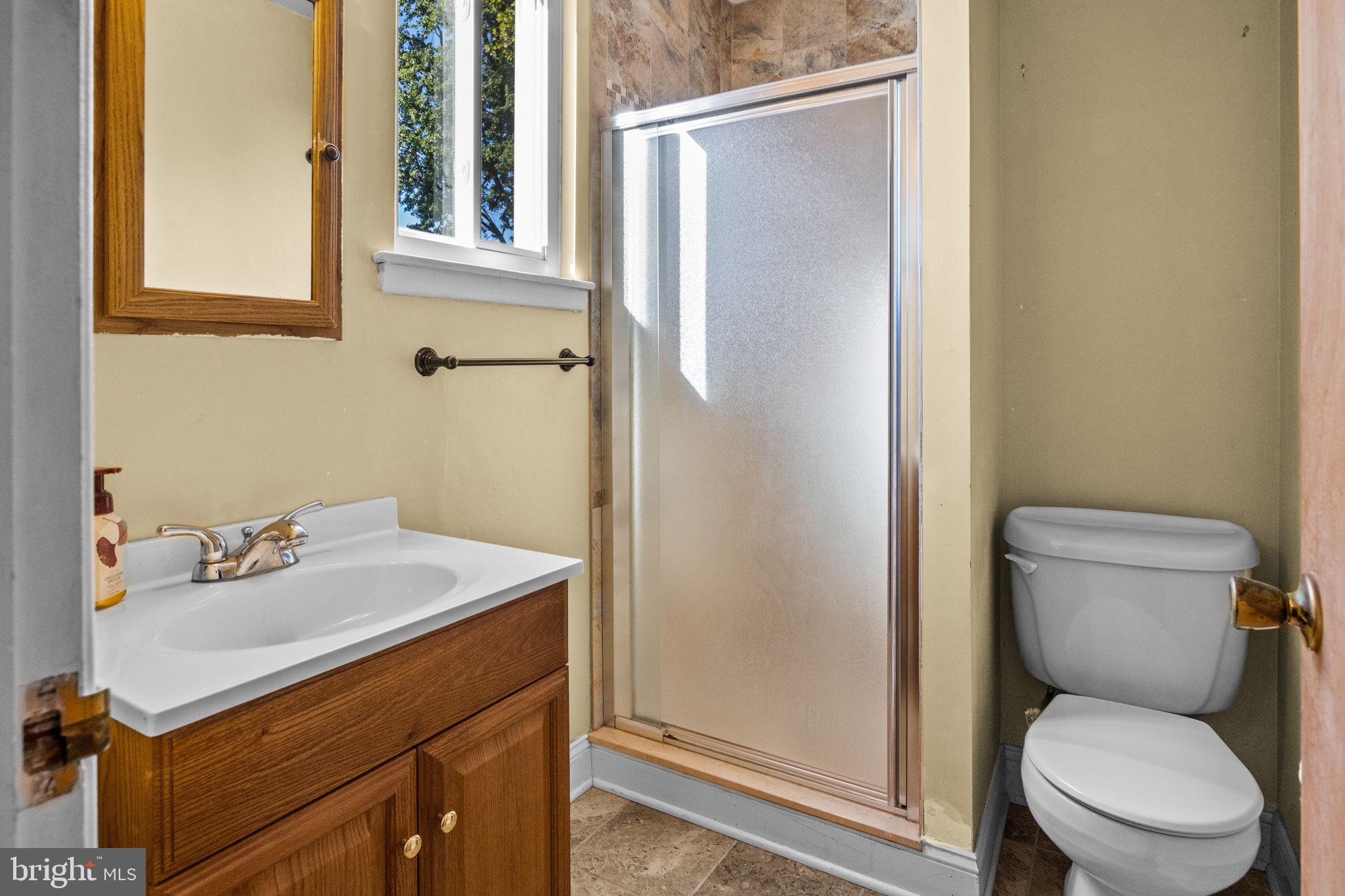 328 Overlook Drive Warminster, PA 18974 - Photo 20 of 37