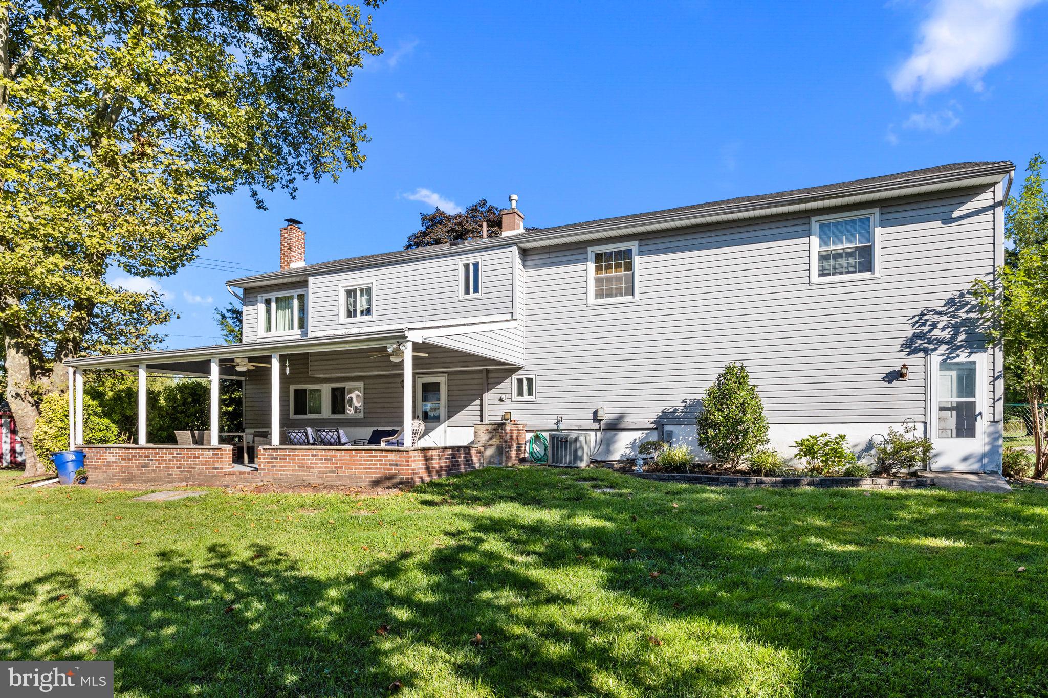 328 Overlook Drive Warminster, PA 18974 - Photo 33 of 37