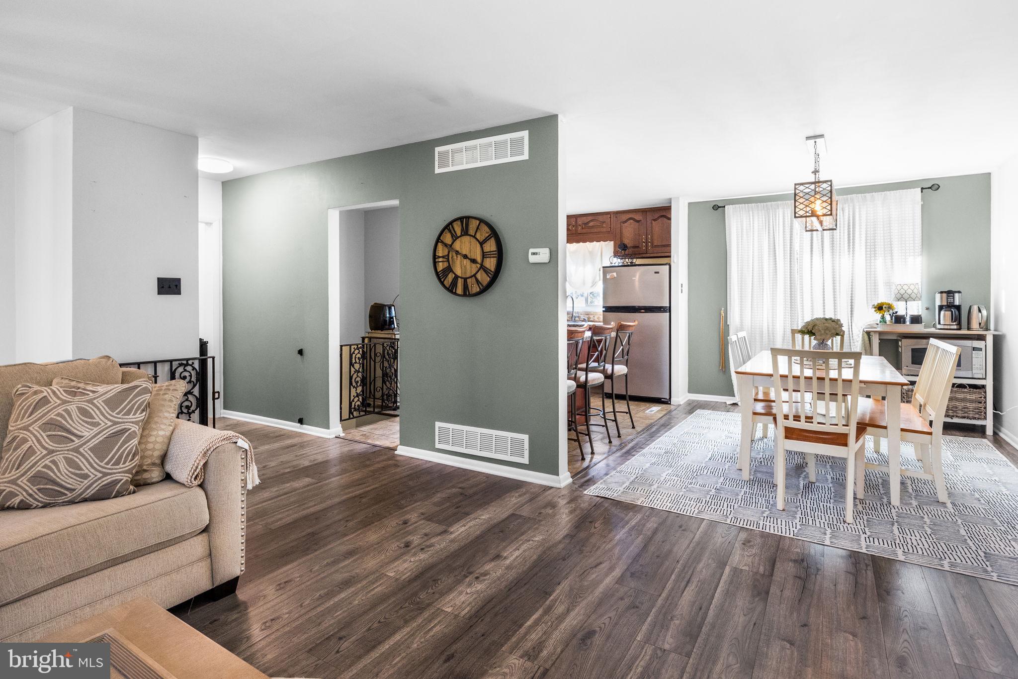 328 Overlook Drive Warminster, PA 18974 - Photo 6 of 37