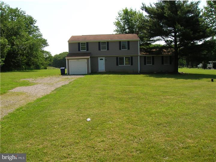 496 Island Road Columbus, NJ 08022 - Photo 3 of 19 Front Yard
