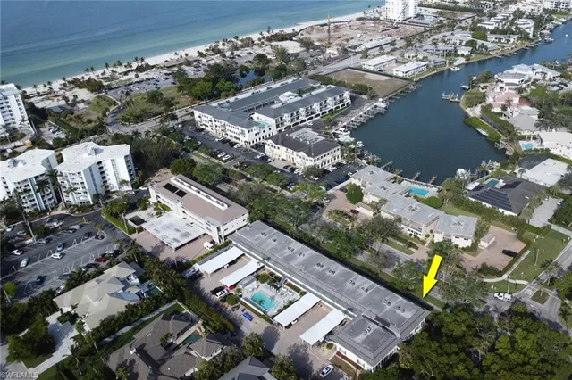 $659,000 | 292 Banyan Boulevard, Unit 292, Naples, FL 34102