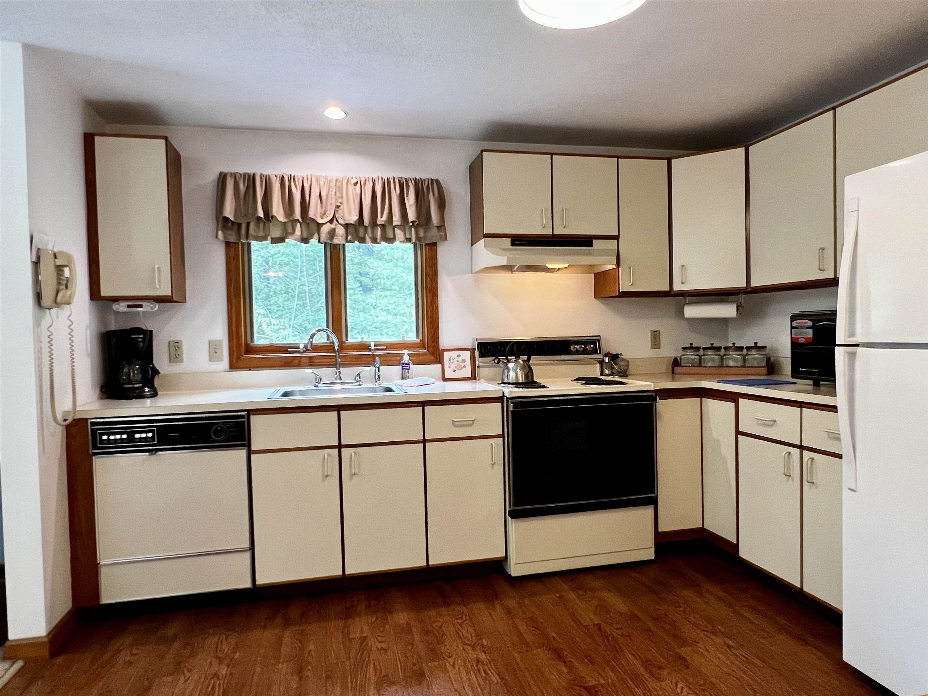 56 Partridge Run Conway, NH 03813 - Photo 3 of 40