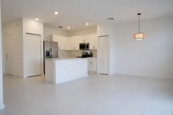 $3,750 | 11833 Northwest 47th Manor, Coral Springs, FL 33076