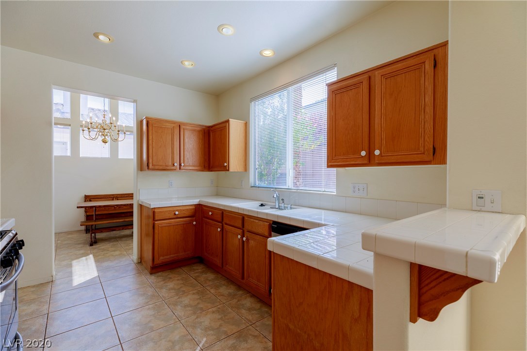 1505 Cimarron Crest Street Las Vegas, NV 89144 - Photo 9 of 31