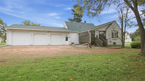$189,900 | 529 West Maple Street, Stanley, WI 54768