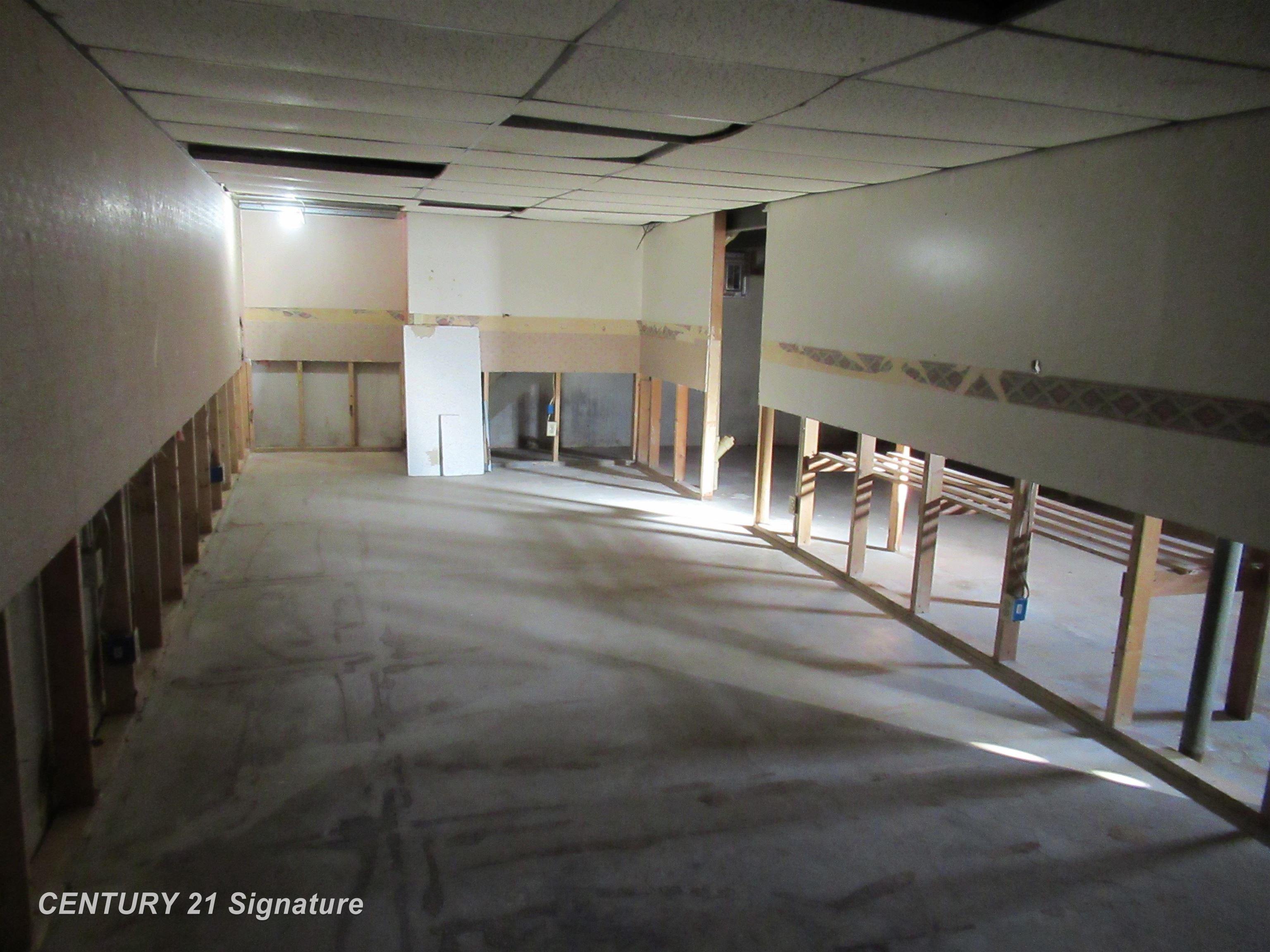 7283 Calkins Road Flint, MI 48532 - Photo 24 of 35 50166311-495435d7-d58f-44e4-ad8a-5530944ca007.JPG