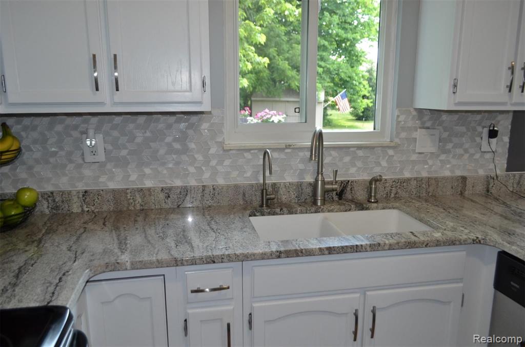 13231 Torrey Road Fenton, MI 48430 - Photo 6 of 64