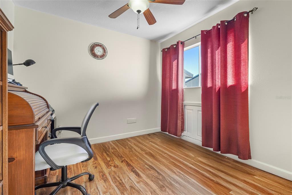 1143 Longfellow Road Sarasota, FL 34243 - Photo 13 of 52