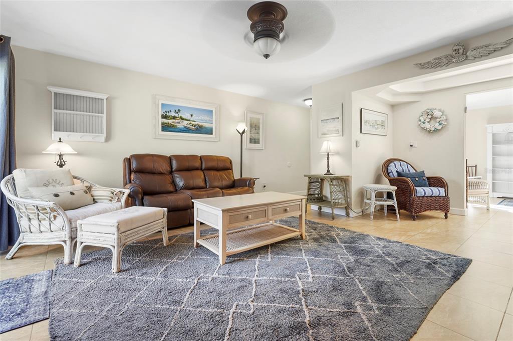 1143 Longfellow Road Sarasota, FL 34243 - Photo 20 of 52