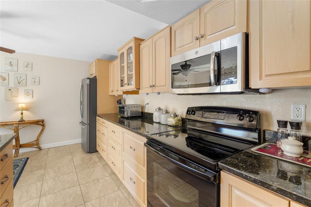 1143 Longfellow Road Sarasota, FL 34243 - Photo 26 of 52