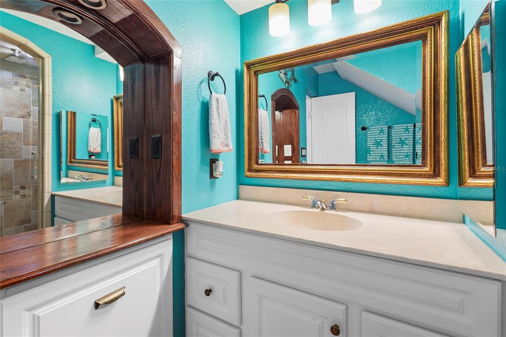 1143 Longfellow Road Sarasota, FL 34243 - Photo 29 of 52