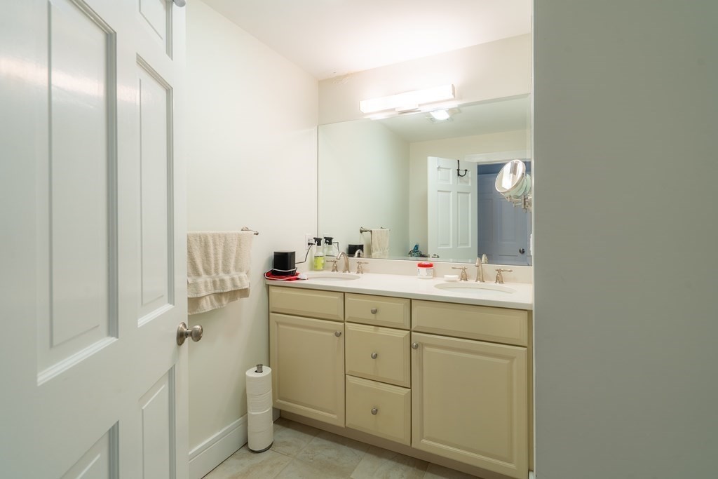 69 St Botolph Street, Unit 4 Boston, MA 02116 - Photo 11 of 19