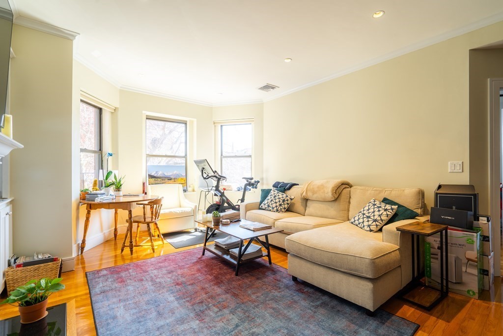 69 St Botolph Street, Unit 4 Boston, MA 02116 - Photo 3 of 19