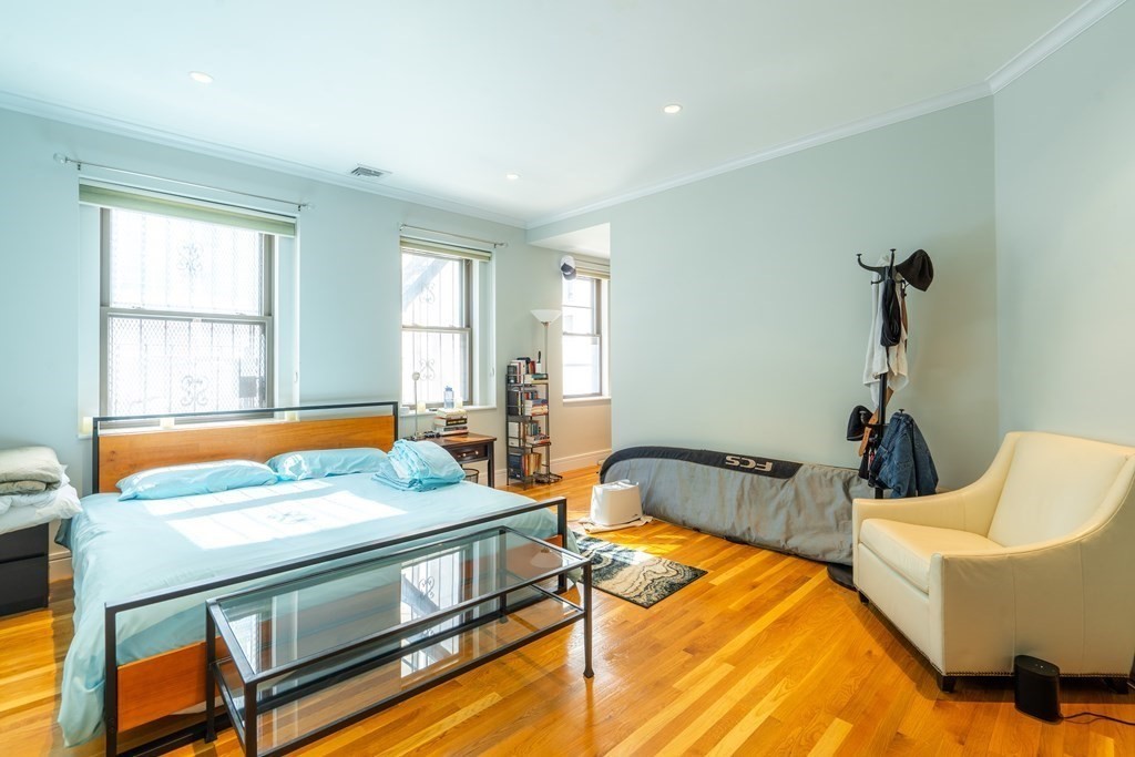 69 St Botolph Street, Unit 4 Boston, MA 02116 - Photo 7 of 19