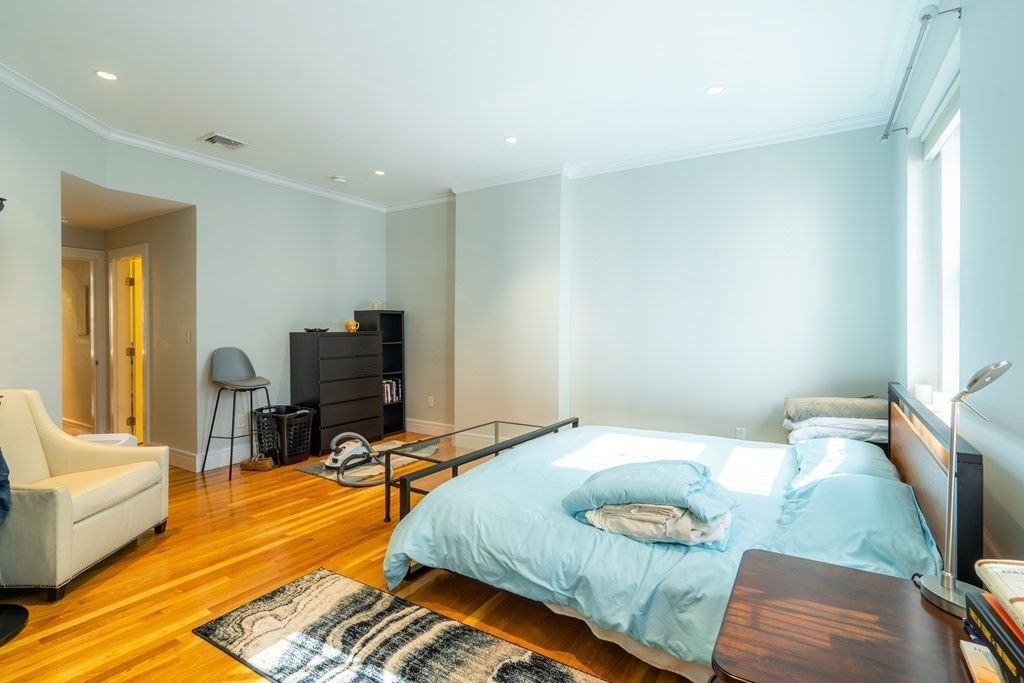 69 St Botolph Street, Unit 4 Boston, MA 02116 - Photo 8 of 19