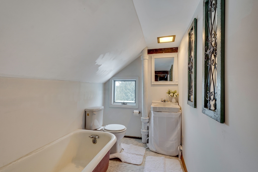 129 Whitehall Road Amesbury, MA 01913 - Photo 14 of 16