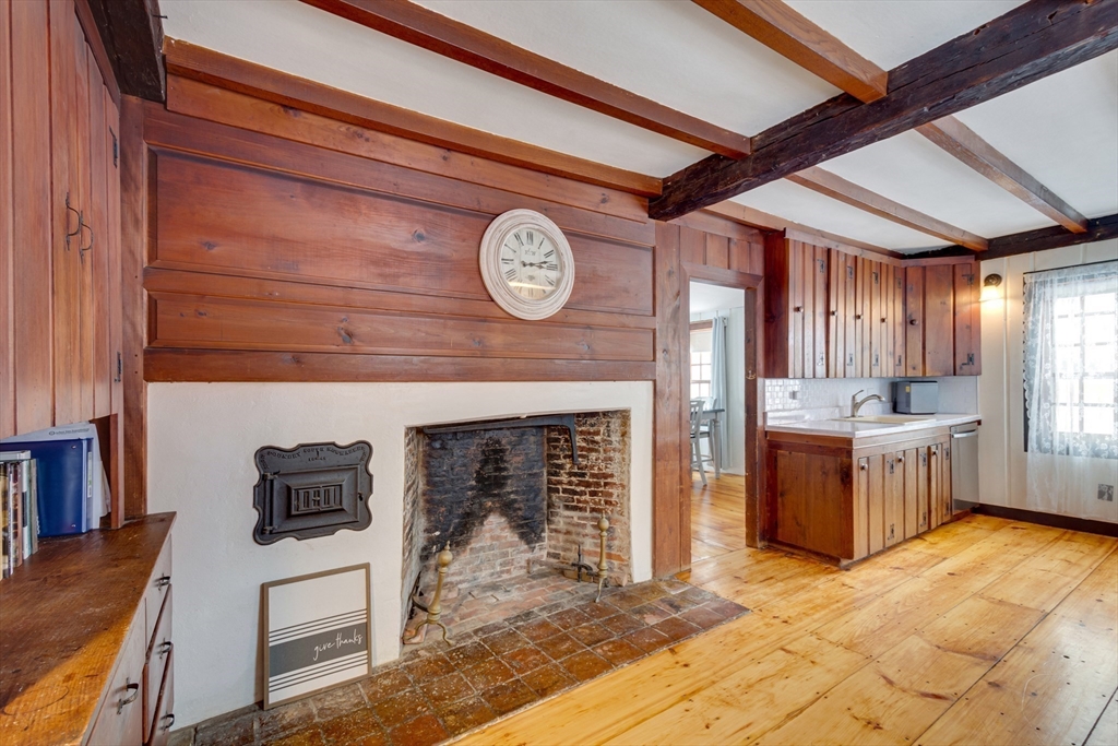 129 Whitehall Road Amesbury, MA 01913 - Photo 6 of 16