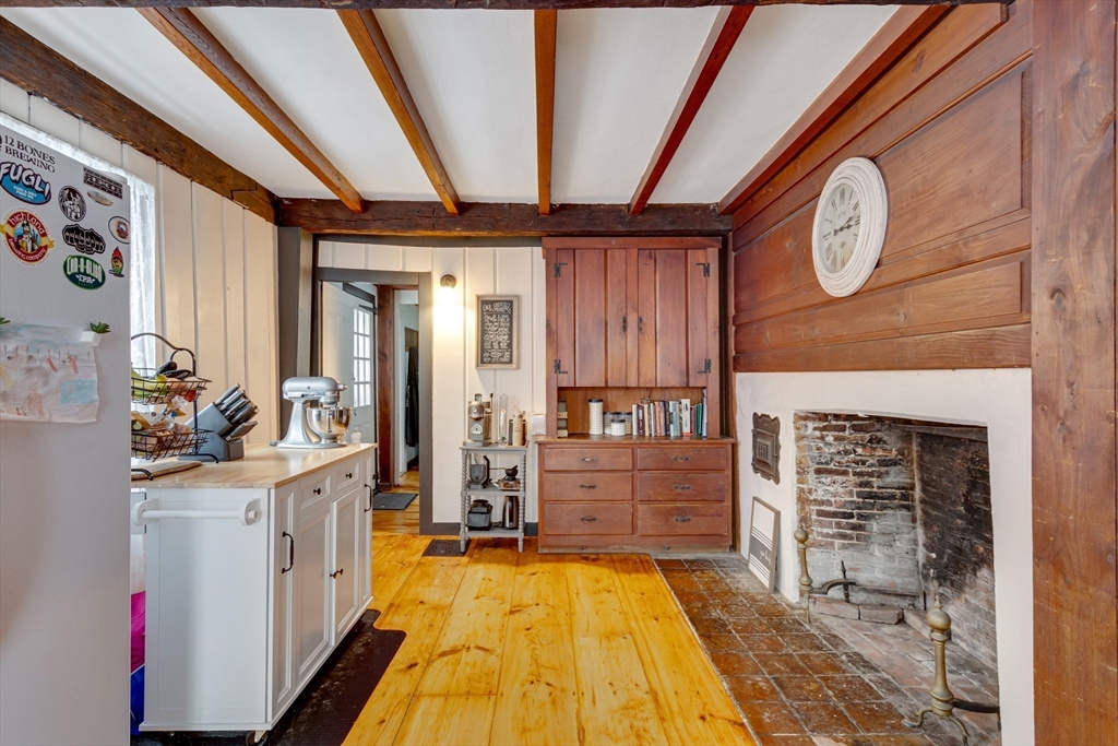 129 Whitehall Road Amesbury, MA 01913 - Photo 7 of 16