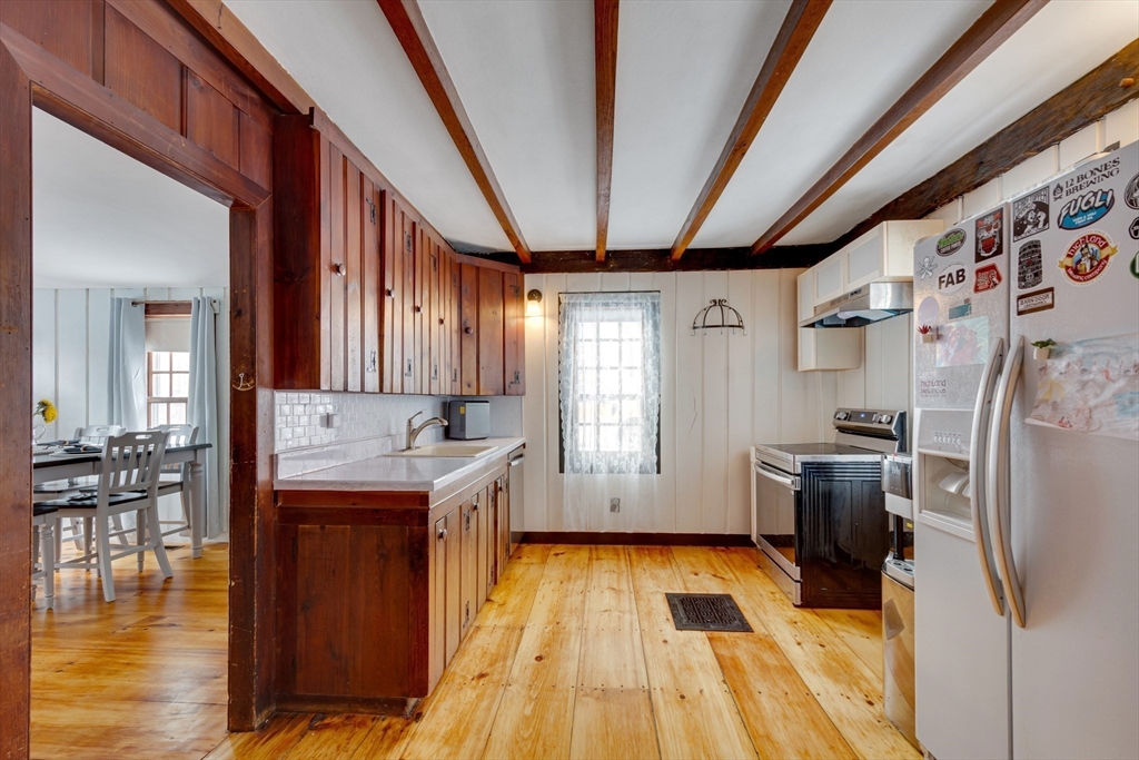 129 Whitehall Road Amesbury, MA 01913 - Photo 8 of 16