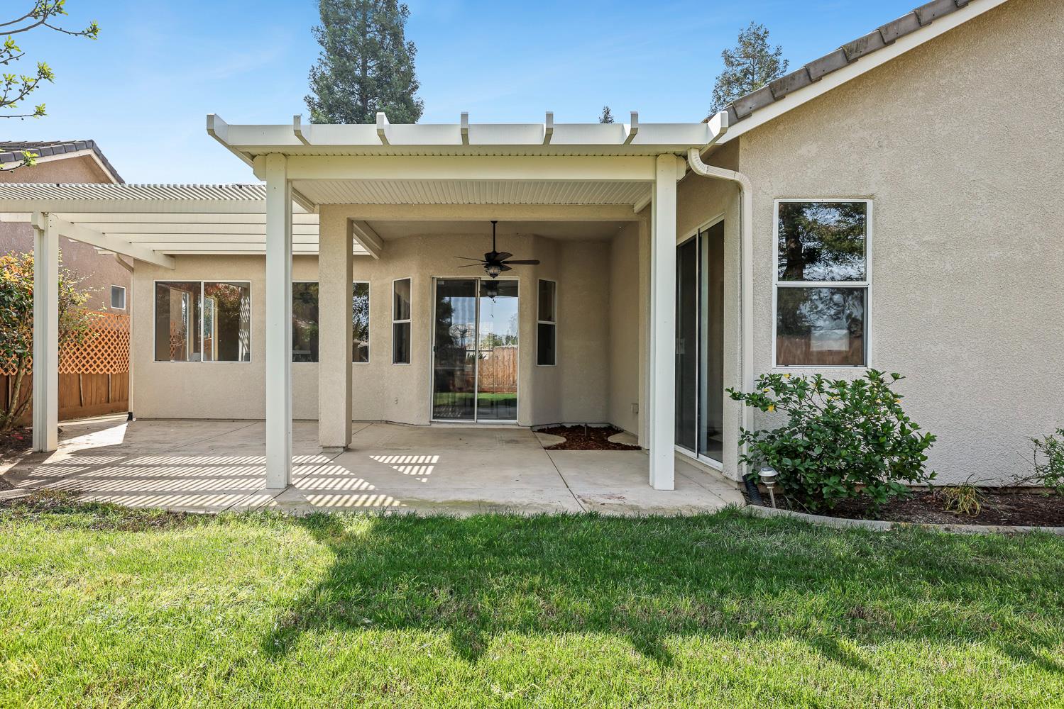 2735 Swift Avenue Clovis, CA 93611 - Photo 28 of 30 front view of a house