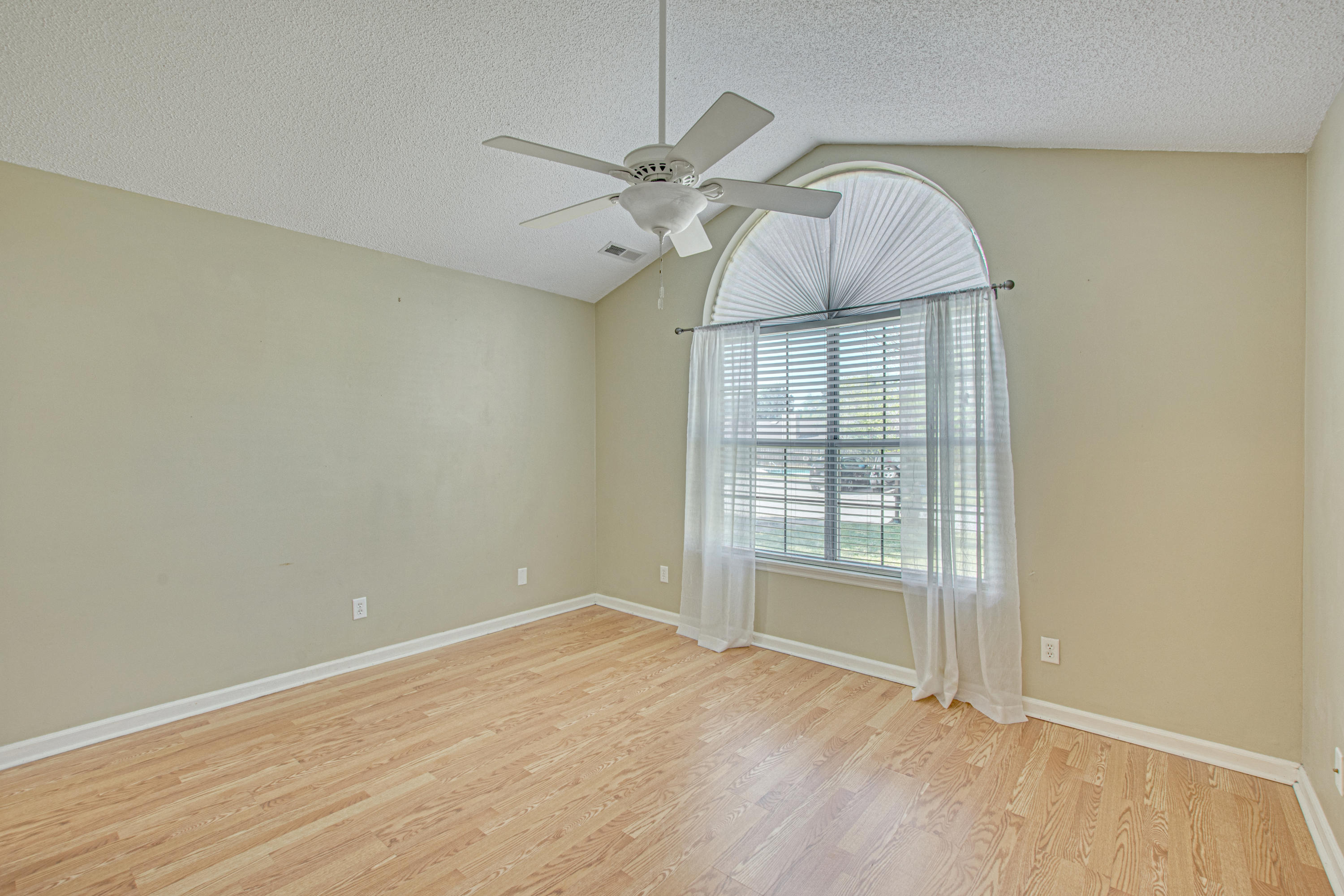9502 One Notch Road Ladson, SC 29456 - Photo 7 of 9 8